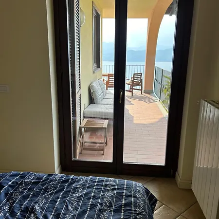 Traum-balkon Mit Panoramablick Und Pool Am Maggiore Apartamento